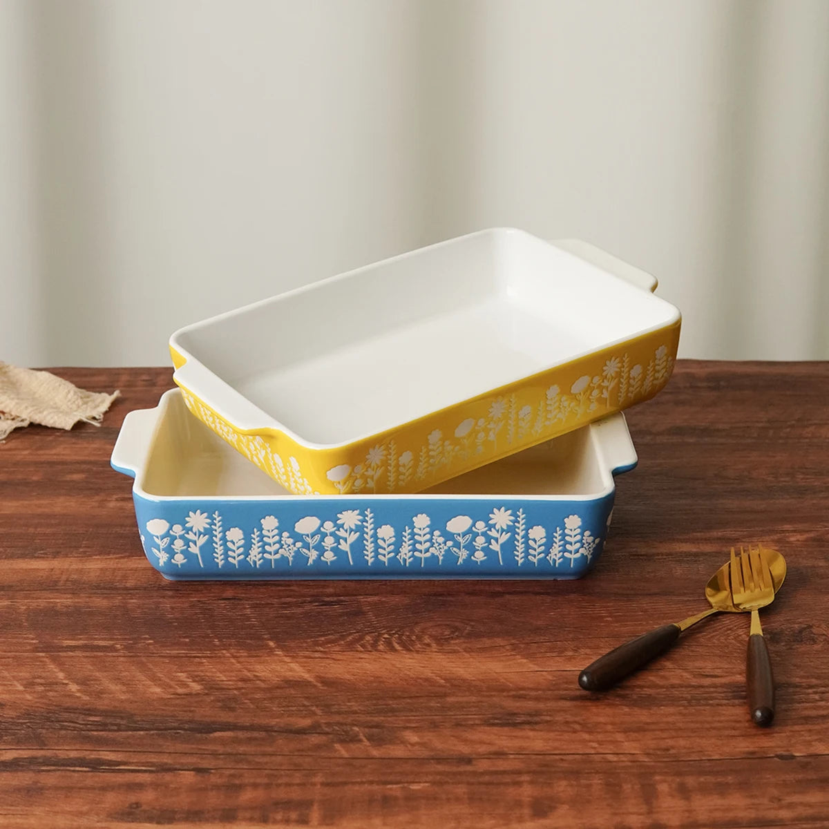 1Pc Double-Ear Ceramic Polishing Plate, Baking Pan, Household Small Eating Plate Baking Plate, Hand-Painted Relief Pattern Ceramic Plate, Suitable for Cooking, Barbecue, Cake, Dinner, Oven Safety, Kitchen Utensils, Gift Giving
